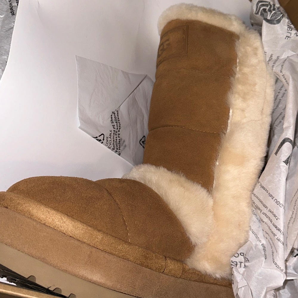 UGG Chillapeak Tall